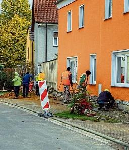 Arbeiten zum Breitbandausbau in der Langen Straße in Taucha. FOTO: ARCHIV/WEIMER Arbeiten zum Breitbandausbau in der Langen Straße in Taucha. FOTO: ARCHIV/WEIMER