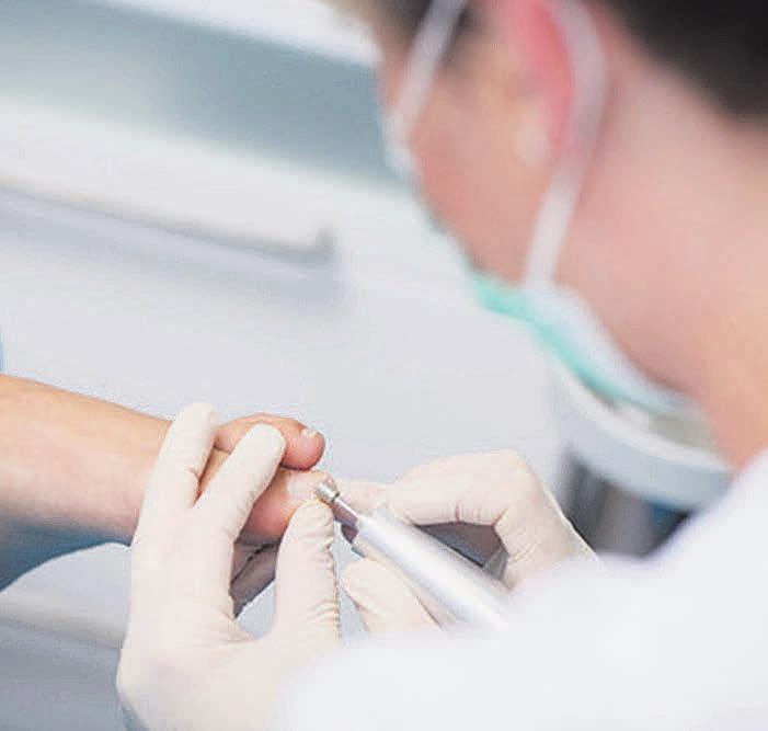 Die Einhaltung sämtlicher Corona-Hygieneregeln vom Dr. Stedler-Praxisteam ist selbstverständlich. Die Einhaltung sämtlicher Corona-Hygieneregeln vom Dr. Stedler-Praxisteam ist selbstverständlich.