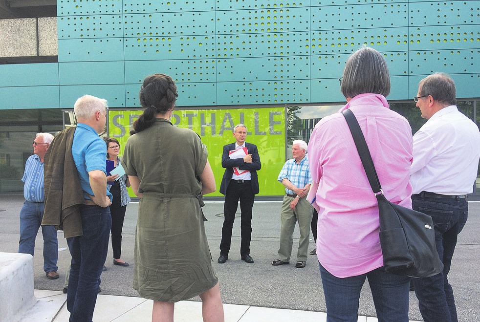 Die Stadtspaziergänge mit Stadtbaurat Kai-Uwe Hirschheide und Gästen werden auch 2019 fortgesetzt. Foto: Stadt Wolfsburg Die Stadtspaziergänge mit Stadtbaurat Kai-Uwe Hirschheide und Gästen werden auch 2019 fortgesetzt. Foto: Stadt Wolfsburg