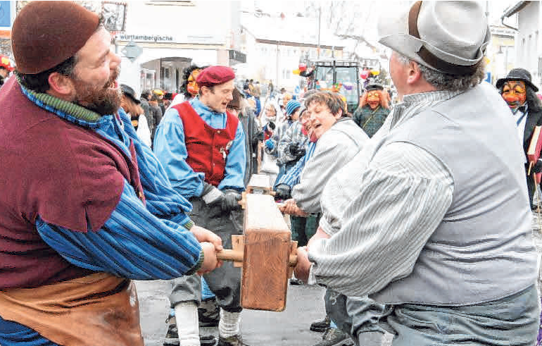 Balka – Strecker! Die Laizer Balkenstrecker gehören der Bruderschaft seit 1993 an. FOTO: PR Balka – Strecker! Die Laizer Balkenstrecker gehören der Bruderschaft seit 1993 an. FOTO: PR
