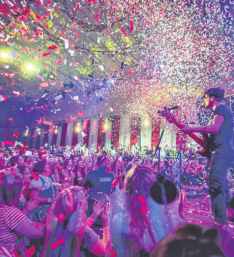 Kölsche Top-Bands sind bei der Prinzen-Garde zu Gast Foto: Prinzen-Garde Kölsche Top-Bands sind bei der Prinzen-Garde zu Gast Foto: Prinzen-Garde