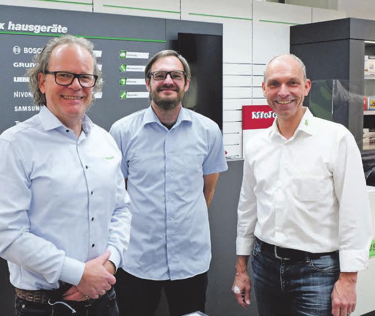 Das Team von EP:Maxx setzt sich für Reparaturen ein (v. li.): Dirk Sander (Geschäftsführer), Björn Fuchs (Technischer Meister) und Georg Suhrau (Geschäftsführer). Foto: EP:Maxx Das Team von EP:Maxx setzt sich für Reparaturen ein (v. li.): Dirk Sander (Geschäftsführer), Björn Fuchs (Technischer Meister) und Georg Suhrau (Geschäftsführer). Foto: EP:Maxx