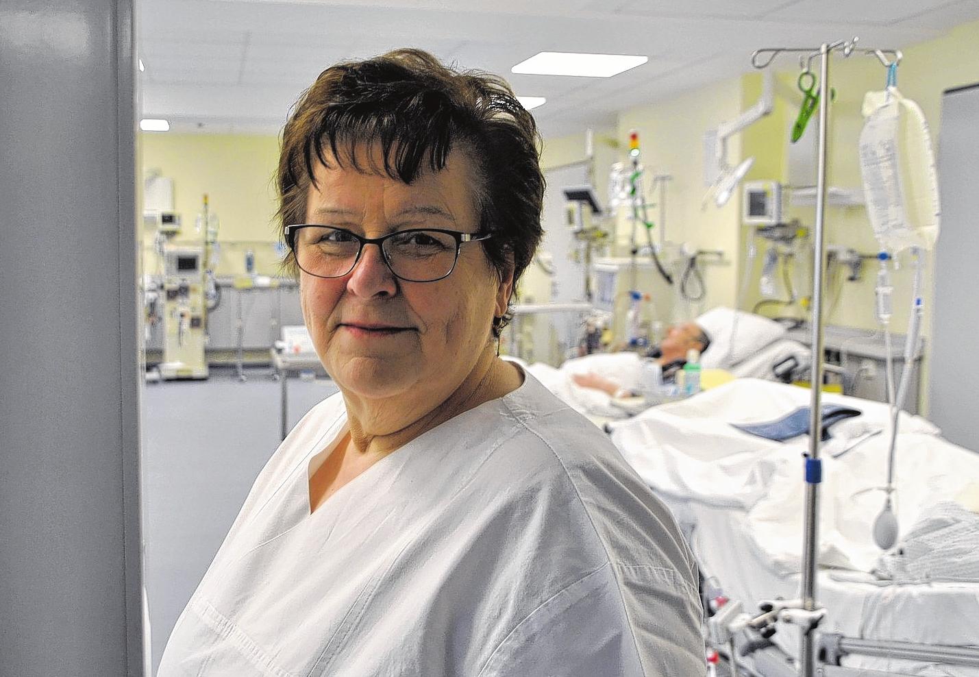 Daniela Paesler ist seit 1978 im Klinikum Karlsburg tätig, seit 1994 als Dialyseschwester. Daniela Paesler ist seit 1978 im Klinikum Karlsburg tätig, seit 1994 als Dialyseschwester.