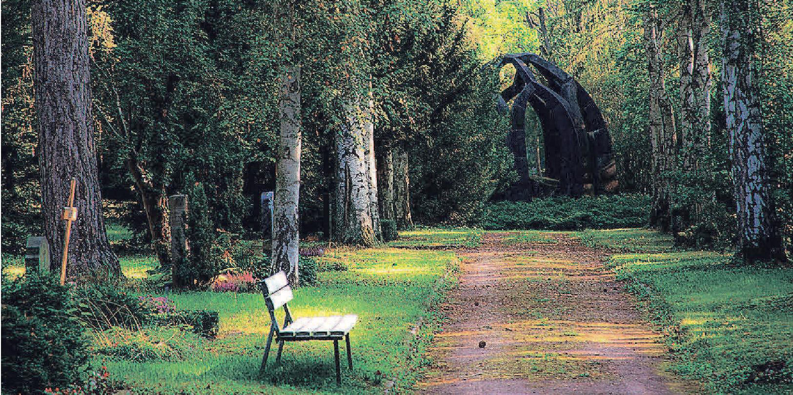 Ein Friedhof muss kein trister Ort sein – individuelle Grabgestaltung kann dabei helfen. Ein Friedhof muss kein trister Ort sein – individuelle Grabgestaltung kann dabei helfen.