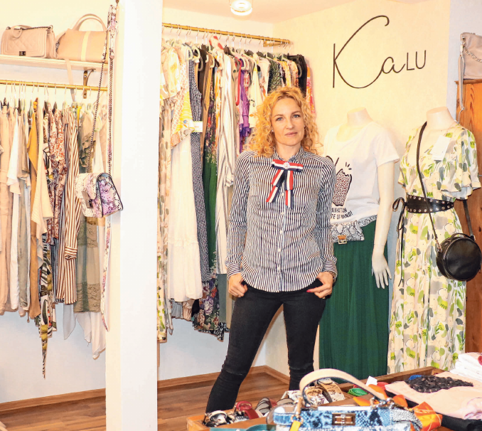 Katharina Ludescher von Kalu Mode & Accessoires führt tolle Mode für Damen und schöne Accessoires. Katharina Ludescher von Kalu Mode & Accessoires führt tolle Mode für Damen und schöne Accessoires.