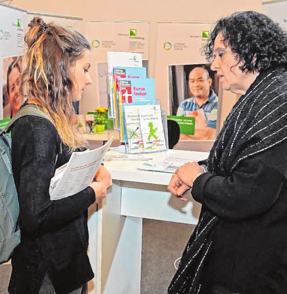Die Besucher können sich über Fort- und Weiterbildungen beraten lassen. BILD: JOBS FOR FUTURE/ BLÜTHNER Die Besucher können sich über Fort- und Weiterbildungen beraten lassen. BILD: JOBS FOR FUTURE/ BLÜTHNER