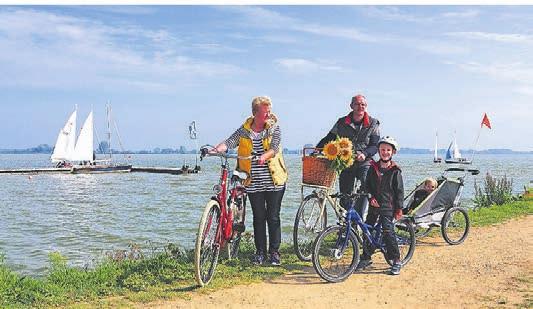 Radfahren mit der ganzen Familie. Foto: DWL/Manfred Sudhölter Radfahren mit der ganzen Familie. Foto: DWL/Manfred Sudhölter