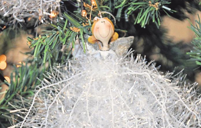 In den Räumen des Hauses finden sich sehr geschmackvolle Artikel für die Advents- und Weihnachtszeit. So wie die Elfe Ellie, die in jede adventliche Deko passt. Die Auswahl bei Mode und Lebensart ist in jeder Jahreszeit groß. In den Räumen des Hauses finden sich sehr geschmackvolle Artikel für die Advents- und Weihnachtszeit. So wie die Elfe Ellie, die in jede adventliche Deko passt. Die Auswahl bei Mode und Lebensart ist in jeder Jahreszeit groß.