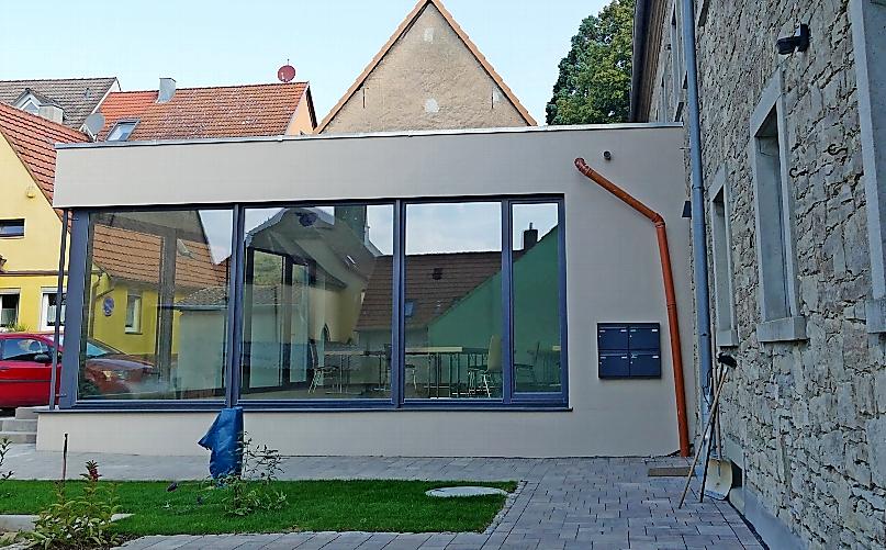 … ziert nun ein moderner Anbau die Rückseite des Hauses. FOTO: G. BAUER/ARCHIV … ziert nun ein moderner Anbau die Rückseite des Hauses. FOTO: G. BAUER/ARCHIV