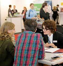 Die Jobmesse ist wie ein kleines Vorstellungsgespräch. Deswegen sind Vorbereitung und Auftreten wichtig. FOTO: BARLAG Die Jobmesse ist wie ein kleines Vorstellungsgespräch. Deswegen sind Vorbereitung und Auftreten wichtig. FOTO: BARLAG