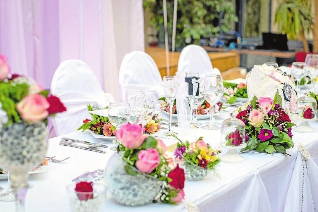 Entdecken Sie außergewöhnliche Hochzeitslocations mit zauberhaftem Ambiente für Ihre Traumhochzeit Foto: phexels-phot