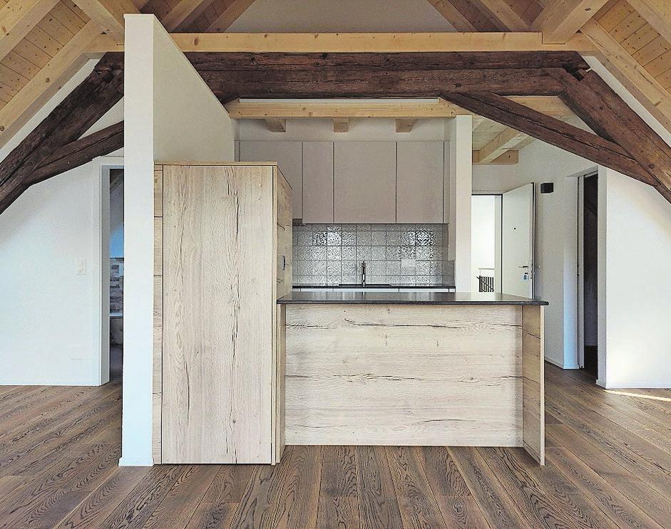Edles Holz und hochwertige Küchen zeichnen das Innenleben aus. Edles Holz und hochwertige Küchen zeichnen das Innenleben aus.