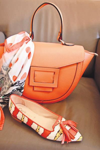 Als echter Tausendsassa passt die Trendfarbe Orange zu fast allen anderen sommerlichen Farbtönen. Als echter Tausendsassa passt die Trendfarbe Orange zu fast allen anderen sommerlichen Farbtönen.