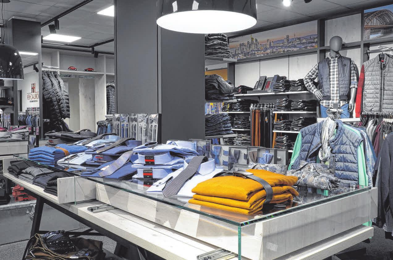 Wer Hemden benötigt, kann bei der speziellen Aktion von Horlacher Herrenmode sparen. Fotos: ms/oh Wer Hemden benötigt, kann bei der speziellen Aktion von Horlacher Herrenmode sparen. Fotos: ms/oh