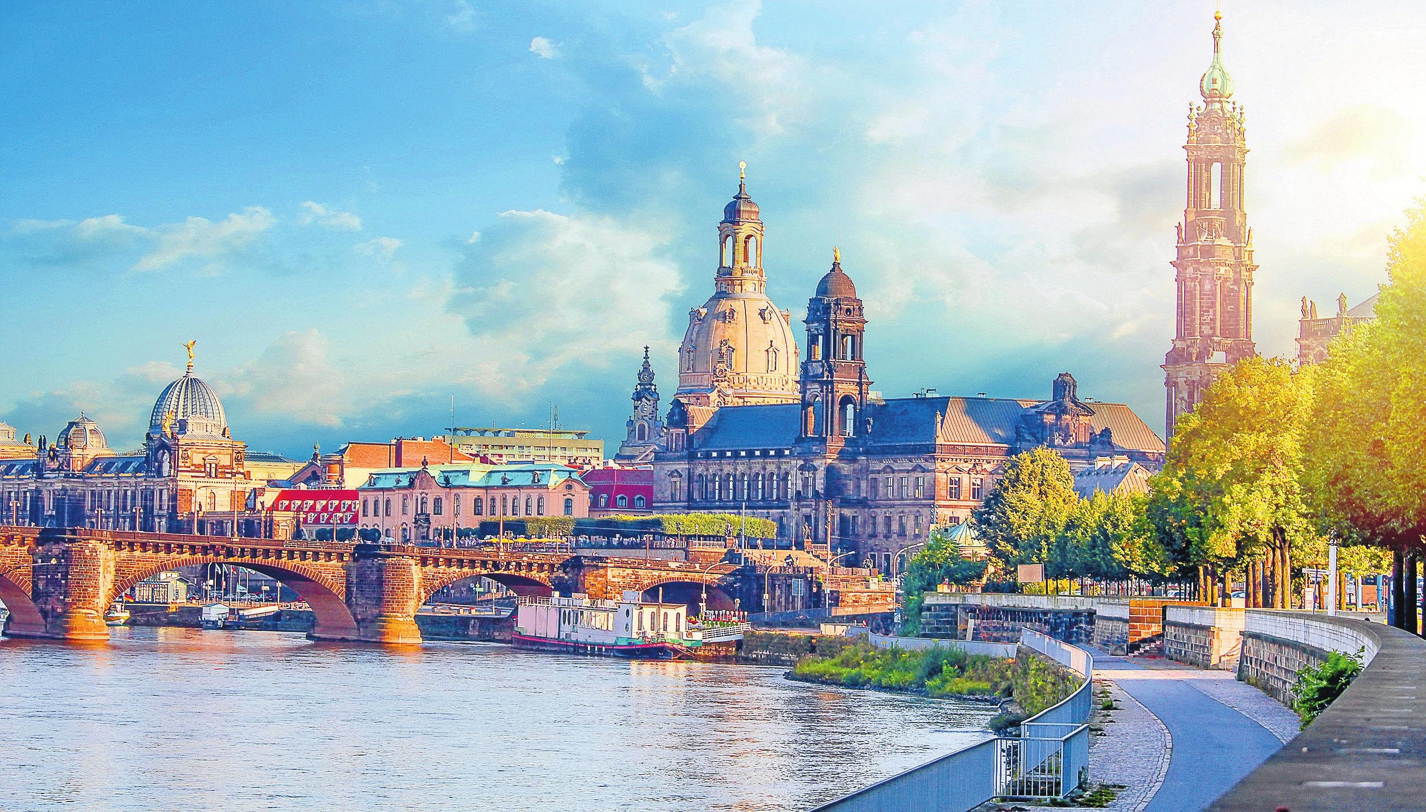 Dresden gehört zu den beliebtesten Städtereisezielen in Deutschland. Foto: djd/www.kurzurlaub.de/artmim - stock.adobe.com