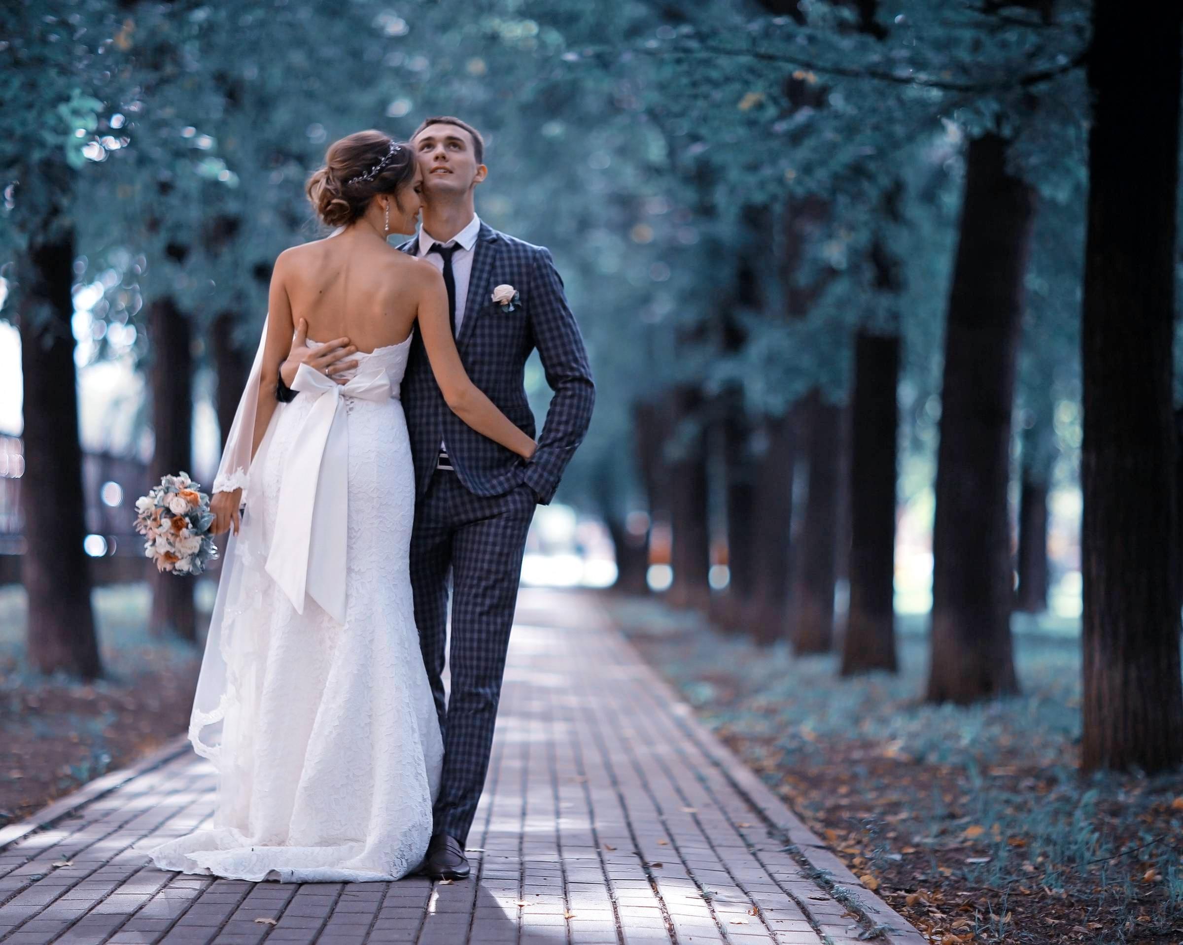 Viele Paare träumen von der perfekten Hochzeit. Damit die Organisation nicht zu stressig wird und am Ende entspannt gefeiert werden kann, sollten alle Details frühzeitig organisiert werden. Foto: kichigin19/stock.adobe.com Viele Paare träumen von der perfekten Hochzeit. Damit die Organisation nicht zu stressig wird und am Ende entspannt gefeiert werden kann, sollten alle Details frühzeitig organisiert werden. Foto: kichigin19/stock.adobe.com