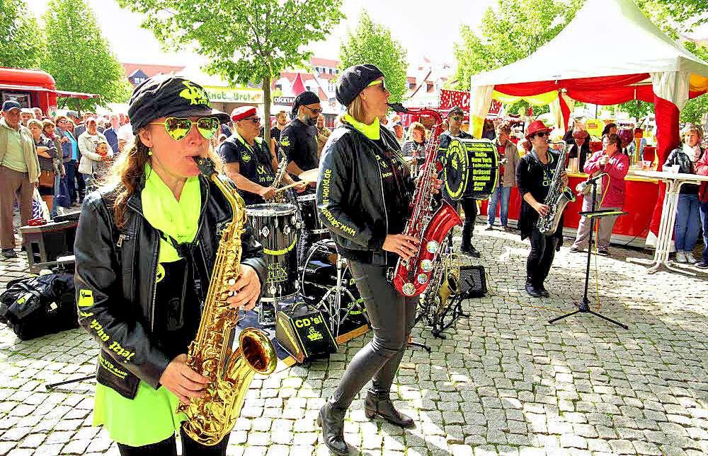 Jede Menge Musik, Kinder- und Familientag, Schausteller, Antik- und Trödelmarkt - und noch viel mehr gibt es zum 52. Stadt- und Rosenfest in Bernburg. FOTO: PÜLICHER
