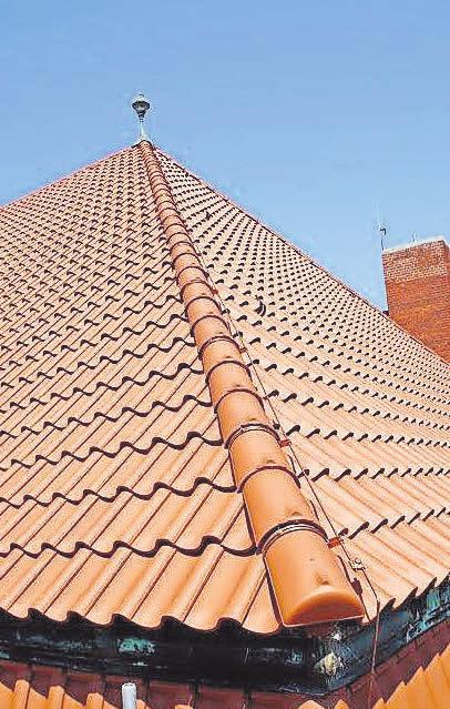 Das Kreishaus in Eutin hat die neue Dacheindeckung erhalten. Das Kreishaus in Eutin hat die neue Dacheindeckung erhalten.