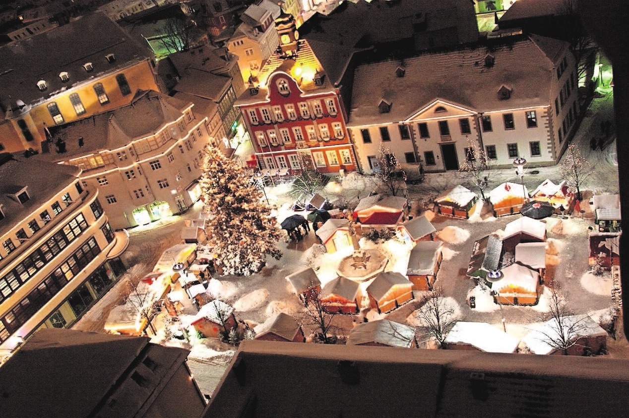 Herzlich willkommen zum Suhler Weihnachtsmarkt! Foto: Archiv Stadt Suhl Herzlich willkommen zum Suhler Weihnachtsmarkt! Foto: Archiv Stadt Suhl