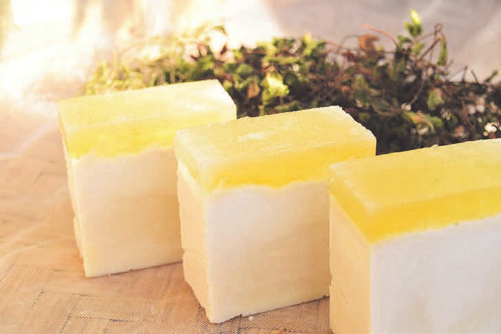 Seifen handgemacht in vielfältigen Formen Seifen handgemacht in vielfältigen Formen
