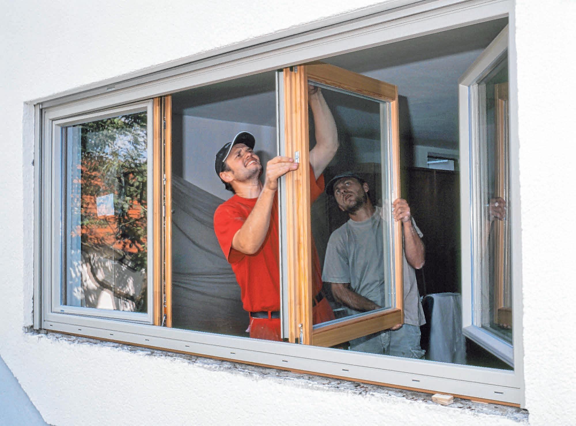 Neue Fenster verändern die Optik des Hauses. FOTO: VFF BAYERWALD Neue Fenster verändern die Optik des Hauses. FOTO: VFF BAYERWALD