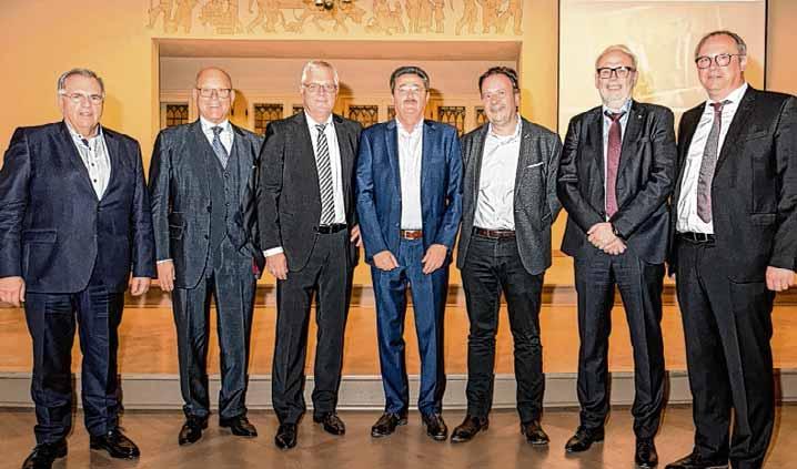 Alle Präsidenten des Wirtschafts Club Wernigerode auf einen Blick: Christian Klose, Reiner Hochapfel, Andreas Ebert, Ralph Weitemeyer, Clemens Aulich, Peter Schmidt und rechts Nils Appelt, der diese Position zurzeit bekleidet. Foto: Frank Drechsler Alle Präsidenten des Wirtschafts Club Wernigerode auf einen Blick: Christian Klose, Reiner Hochapfel, Andreas Ebert, Ralph Weitemeyer, Clemens Aulich, Peter Schmidt und rechts Nils Appelt, der diese Position zurzeit bekleidet. Foto: Frank Drechsler