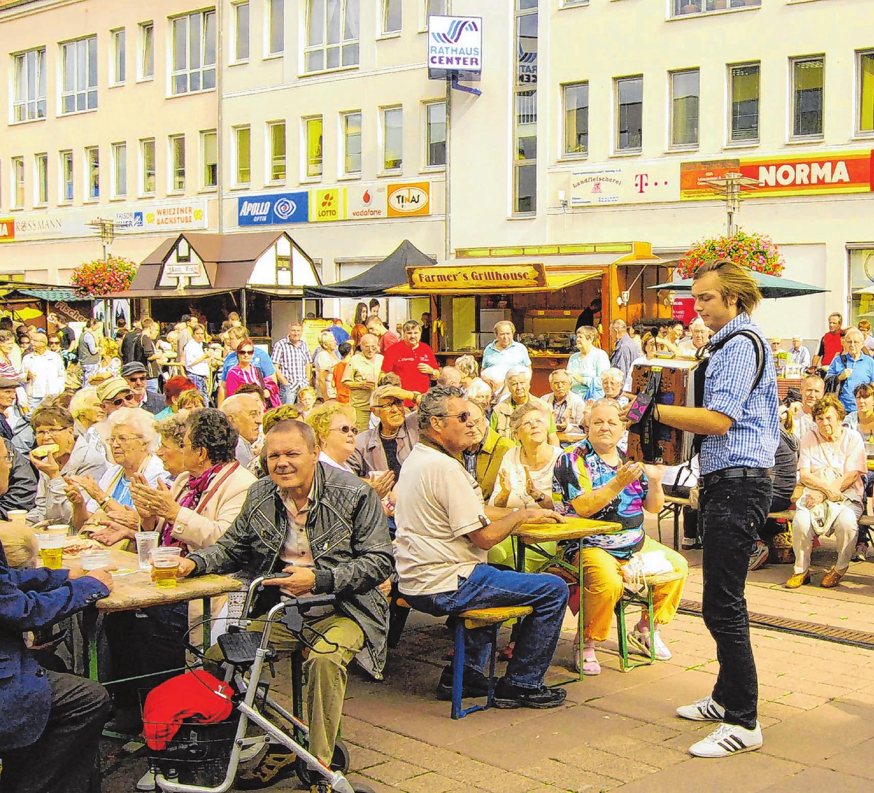 Bauernmarkt in Fürstenwalde mit der Band „Die Jazzpolizei“