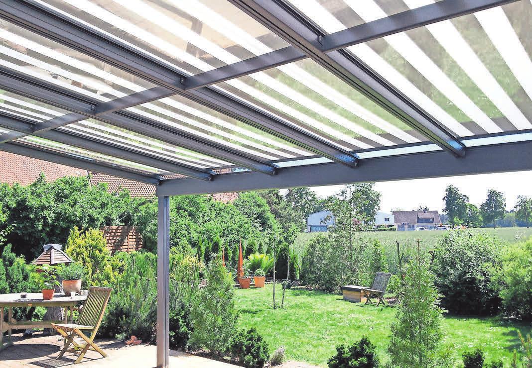 Glasdachsysteme sorgen für Schutz auf der Terrasse und im Garten. Glasdachsysteme sorgen für Schutz auf der Terrasse und im Garten.