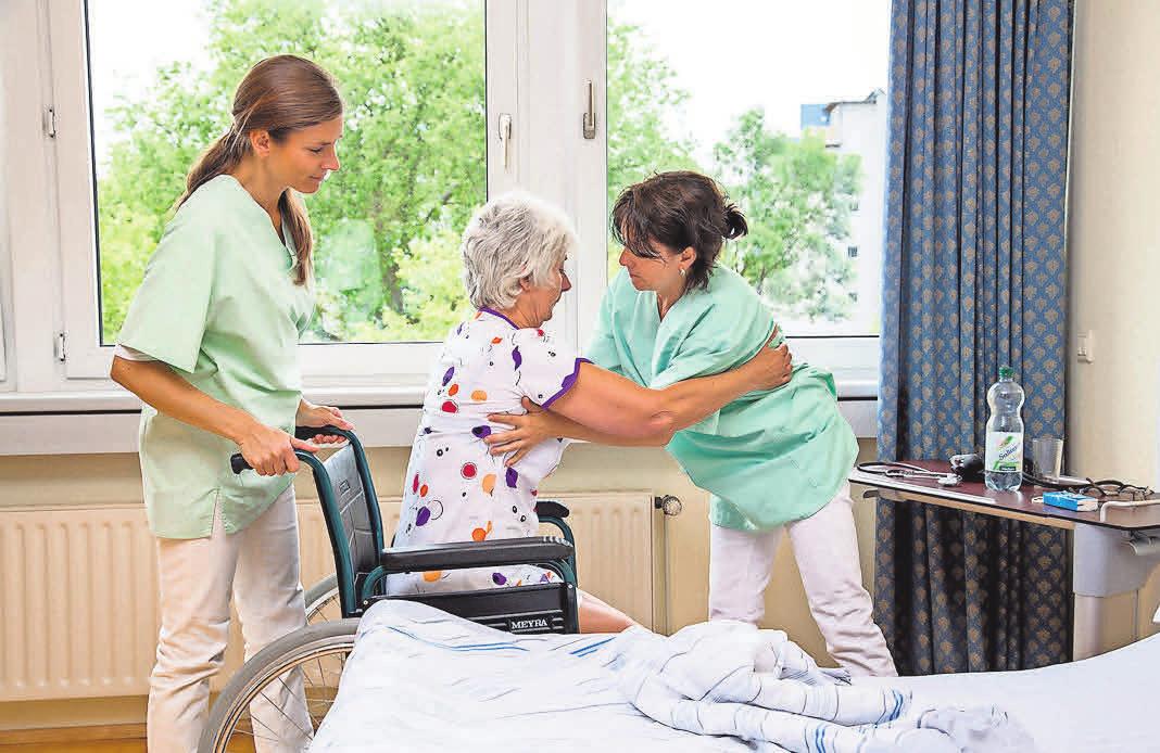 Eine Kurzzeitpflege kommt häufig nach einem Krankenhausaufenthalt zustande. Eine Kurzzeitpflege kommt häufig nach einem Krankenhausaufenthalt zustande.