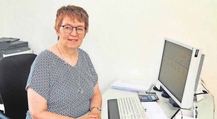Sigrid Nowak kümmert sich bereits seit mehr als 20 Jahren um die Kundenberatung und die Schadenbearbeitung. Sigrid Nowak kümmert sich bereits seit mehr als 20 Jahren um die Kundenberatung und die Schadenbearbeitung.