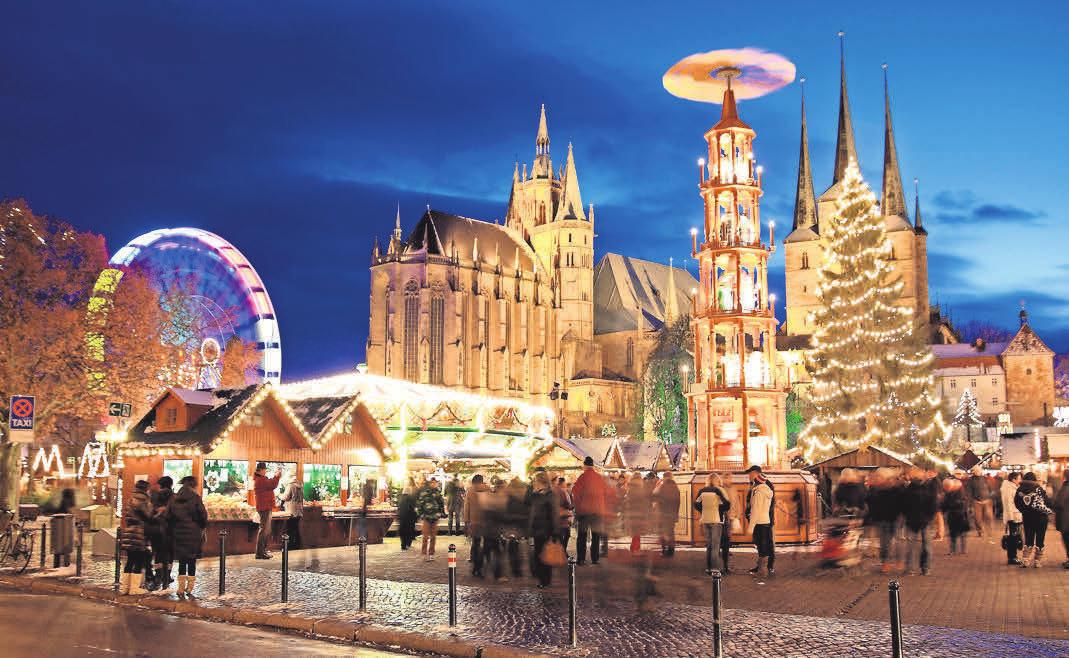 Die Haupt-Attraktionen des Erfurter Weihnachtsmarktes sind die festlich beleuchtete Weihnachtstanne, die Weihnachtskrippe mit handgeschnitzten, fast lebensgroßen Holzfiguren, die zwölf Meter hohe Original Erzgebirgische Weihnachtspyramide und der Adventskranz auf den Domstufen. Foto: Stadtverwaltung Erfuhrt Die Haupt-Attraktionen des Erfurter Weihnachtsmarktes sind die festlich beleuchtete Weihnachtstanne, die Weihnachtskrippe mit handgeschnitzten, fast lebensgroßen Holzfiguren, die zwölf Meter hohe Original Erzgebirgische Weihnachtspyramide und der Adventskranz auf den Domstufen. Foto: Stadtverwaltung Erfuhrt