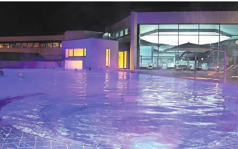 Entspannung finden Gäste im Außenbecken des Thermal-Solebads. Foto: Kur- und Tourismusgesellschaft Bad Nenndorf Entspannung finden Gäste im Außenbecken des Thermal-Solebads. Foto: Kur- und Tourismusgesellschaft Bad Nenndorf
