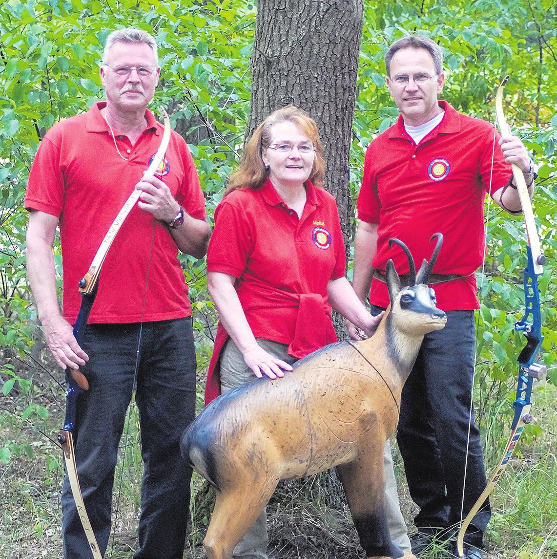 Ulrich Paape (von links), Monika Gehrke und Teja Müller freuen sich über eine erfolgreiche Landesmeisterschaft. Foto: Nico Müller Ulrich Paape (von links), Monika Gehrke und Teja Müller freuen sich über eine erfolgreiche Landesmeisterschaft. Foto: Nico Müller