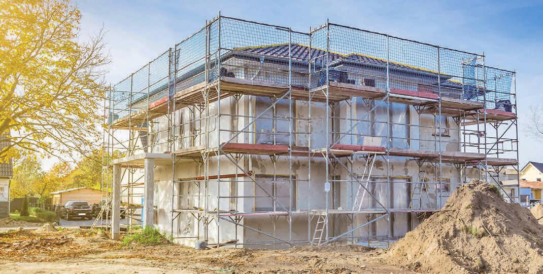 Bei etablierten Bauträgern wird Sicherheit großgeschrieben. Sie bieten beispielsweise mit dem Bauschutzbrief ein „Rundum-Sorglos-Paket“ an, das auch die Sicherung der Baustelle beinhaltet. Foto: djd/Helma Eigenheimbau AG/DanBu.Berlin – stock.adobe.com Bei etablierten Bauträgern wird Sicherheit großgeschrieben. Sie bieten beispielsweise mit dem Bauschutzbrief ein „Rundum-Sorglos-Paket“ an, das auch die Sicherung der Baustelle beinhaltet. Foto: djd/Helma Eigenheimbau AG/DanBu.Berlin – stock.adobe.com