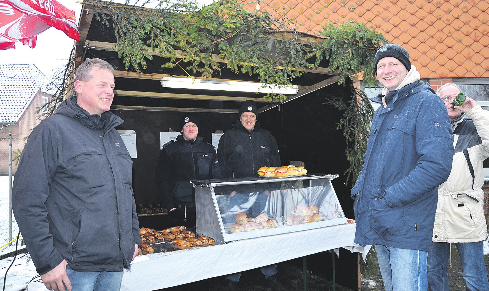 Die Fischbude der Feuerwehrleute darf in Eversen nicht fehlen. Archivfoto: Alexiou Die Fischbude der Feuerwehrleute darf in Eversen nicht fehlen. Archivfoto: Alexiou