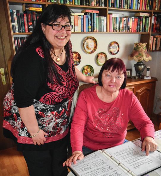 Andrea Ryll (l.) und Monika Rocholl haben in alten Archiven gestöbert. Foto: Stallmann Andrea Ryll (l.) und Monika Rocholl haben in alten Archiven gestöbert. Foto: Stallmann