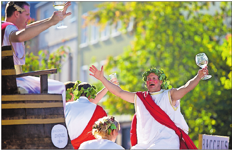 Typisch Pfalz: Weingott auf dem Deutschen Weinlesefest. Foto: Gliglag.de/frei Typisch Pfalz: Weingott auf dem Deutschen Weinlesefest. Foto: Gliglag.de/frei