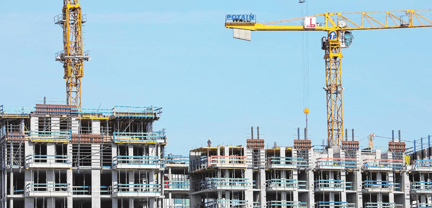 Baugenehmigungsprozesse dauern hierzulande laut des Zentralen Immobilien Ausschusses zu lange. BILD: CHRISTIAN CHARISIUS/DPA Baugenehmigungsprozesse dauern hierzulande laut des Zentralen Immobilien Ausschusses zu lange. BILD: CHRISTIAN CHARISIUS/DPA