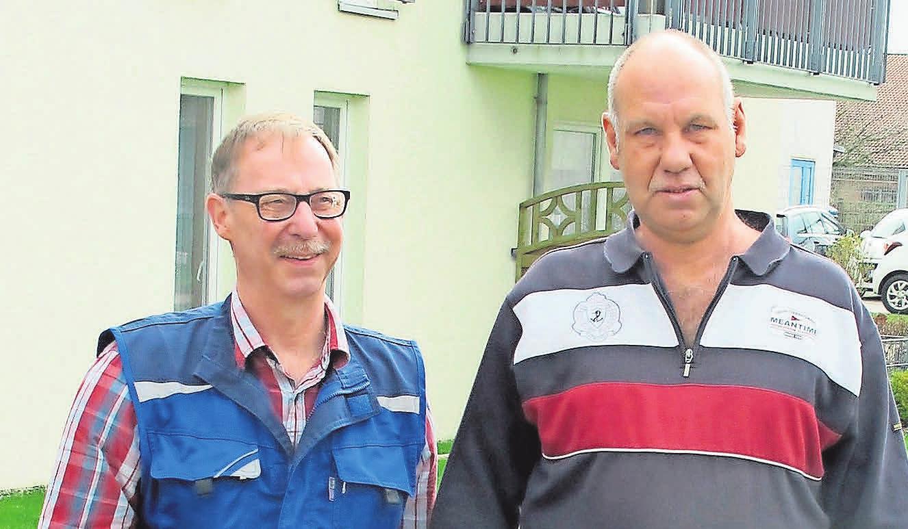 Horst Meier (r.) wurde von Michael Lange eingearbeitet. FOTO: KOMMUNALES JOBCENTER Horst Meier (r.) wurde von Michael Lange eingearbeitet. FOTO: KOMMUNALES JOBCENTER