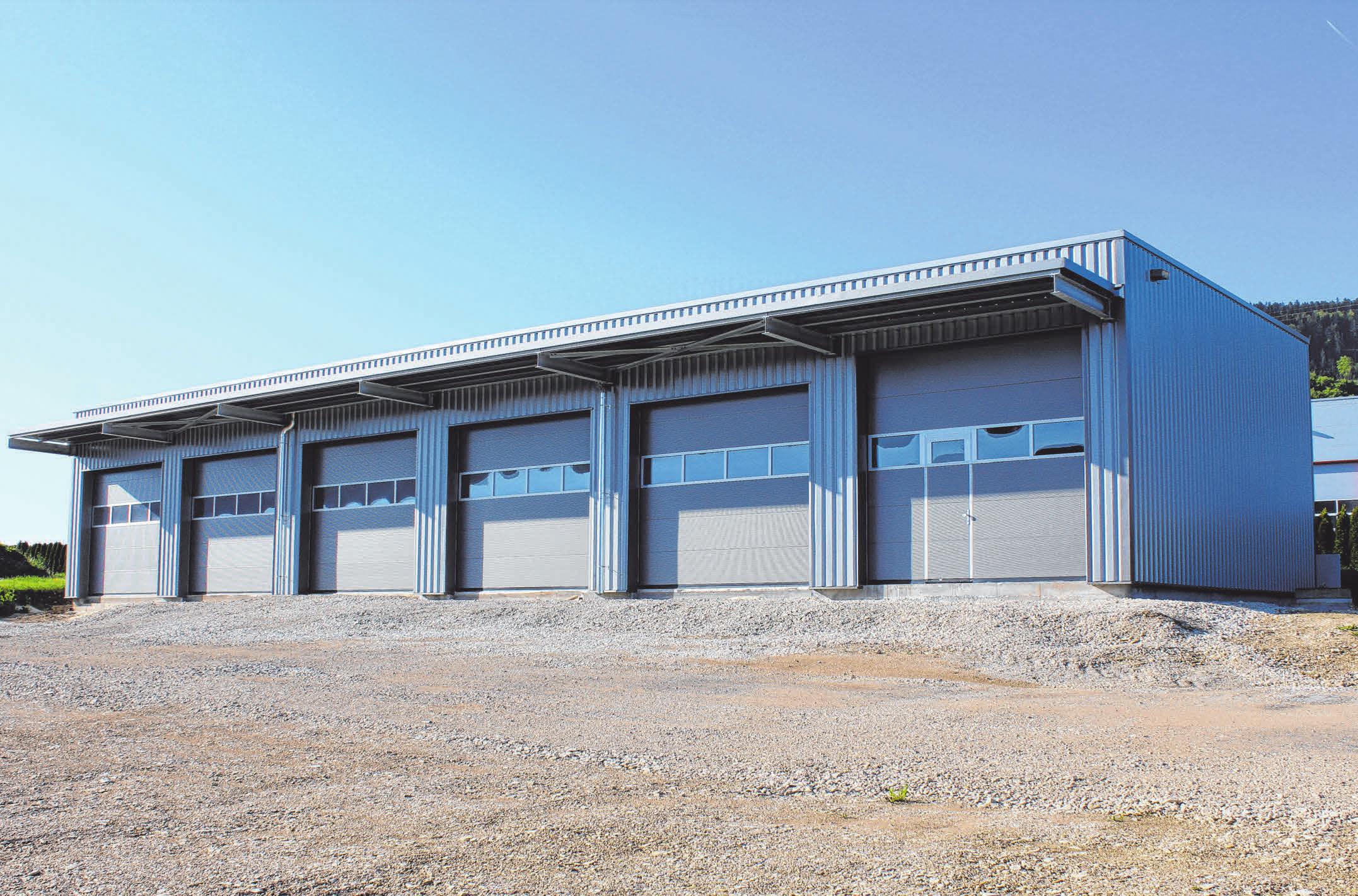 Ein neuer Garagenkomplex ist zusätzlich zur Produktionshallen-Erweiterung entstanden. FOTOS: GRIMM / KETTERER Ein neuer Garagenkomplex ist zusätzlich zur Produktionshallen-Erweiterung entstanden. FOTOS: GRIMM / KETTERER