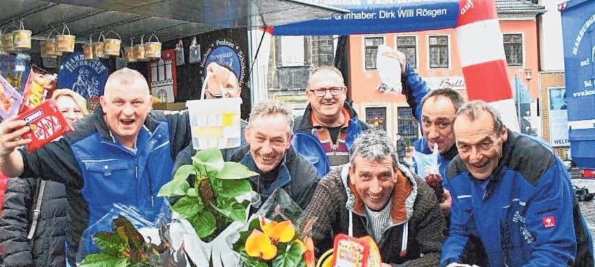 Sie bringen schreiend ihre Waren an den Mann und die Frau. FOTO: VERANSTALTER Sie bringen schreiend ihre Waren an den Mann und die Frau. FOTO: VERANSTALTER