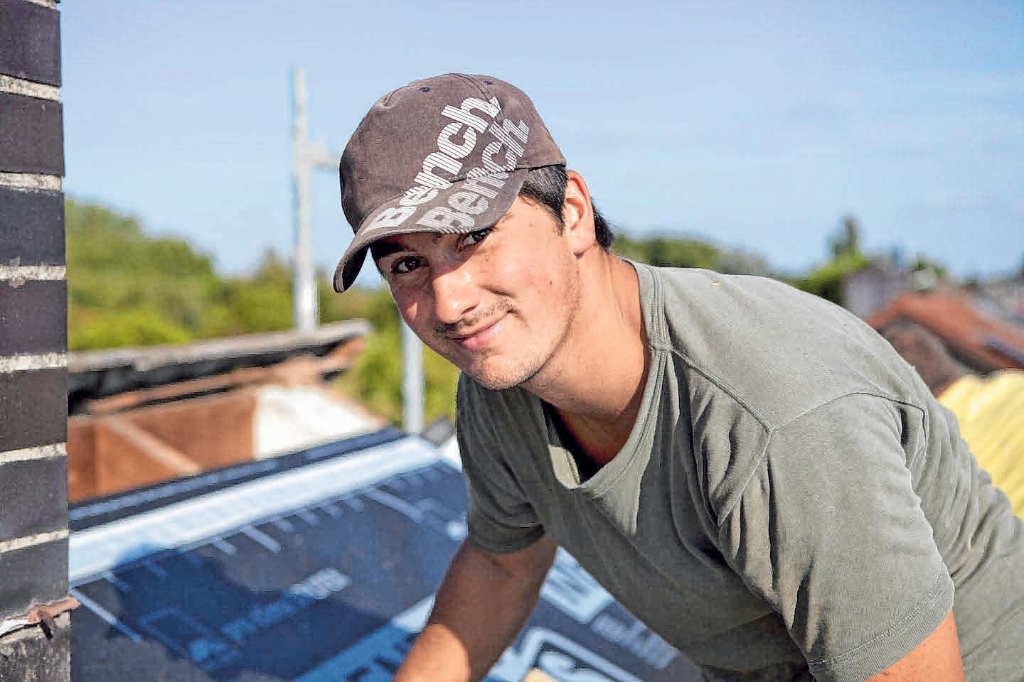 Dachdecker ist ein spannender Beruf. FOTO: PRO CLIMA Dachdecker ist ein spannender Beruf. FOTO: PRO CLIMA