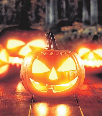 Gestatten, Jack O’Lantern! BILDER: STOCK-ADOBE.COM/JENKOATAMAN; MAGDAL3NA Gestatten, Jack O’Lantern! BILDER: STOCK-ADOBE.COM/JENKOATAMAN; MAGDAL3NA