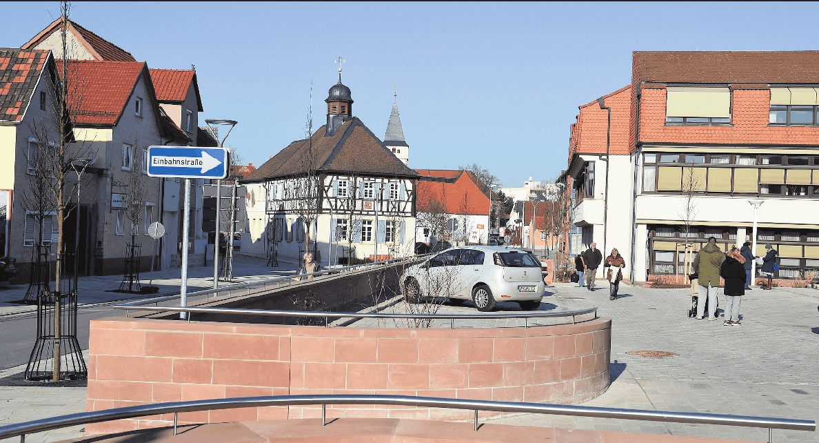 Zentrum lädt zum Flanieren ein Zentrum lädt zum Flanieren ein