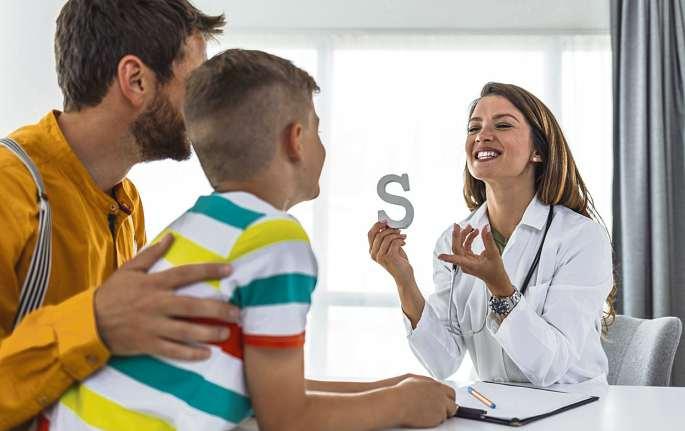 Kinder mit Sprachentwicklungsstörungen erhalten eine individuell angepasste Behandlung. Defizite können häufig schnell aufgeholt werden. FOTO: GETTY IMAGES Kinder mit Sprachentwicklungsstörungen erhalten eine individuell angepasste Behandlung. Defizite können häufig schnell aufgeholt werden. FOTO: GETTY IMAGES
