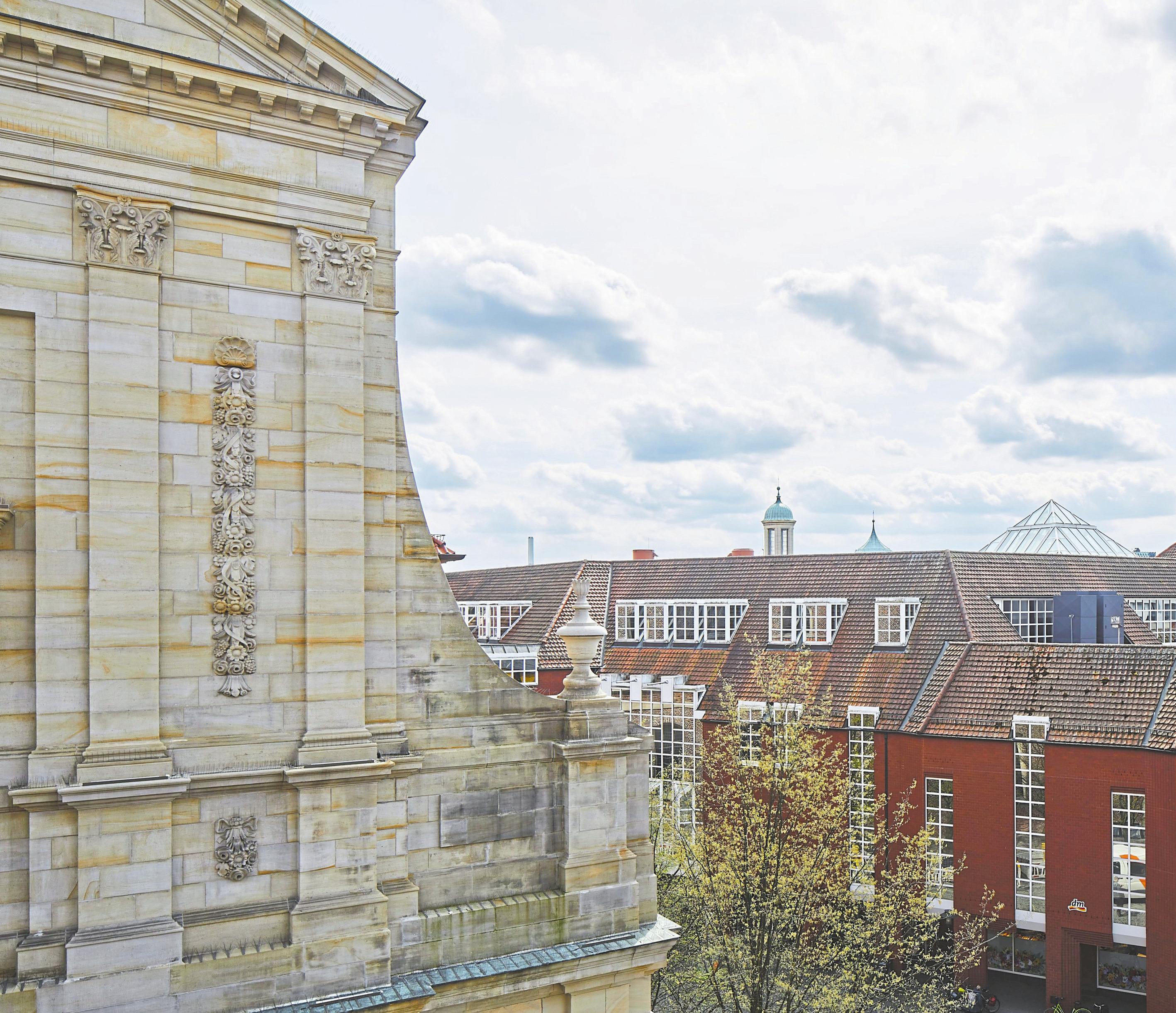 Aus den oberen Etagen der Praxis hat man einen tollen Blick auf die Innenstadt. Foto: Hanna Neander Aus den oberen Etagen der Praxis hat man einen tollen Blick auf die Innenstadt. Foto: Hanna Neander