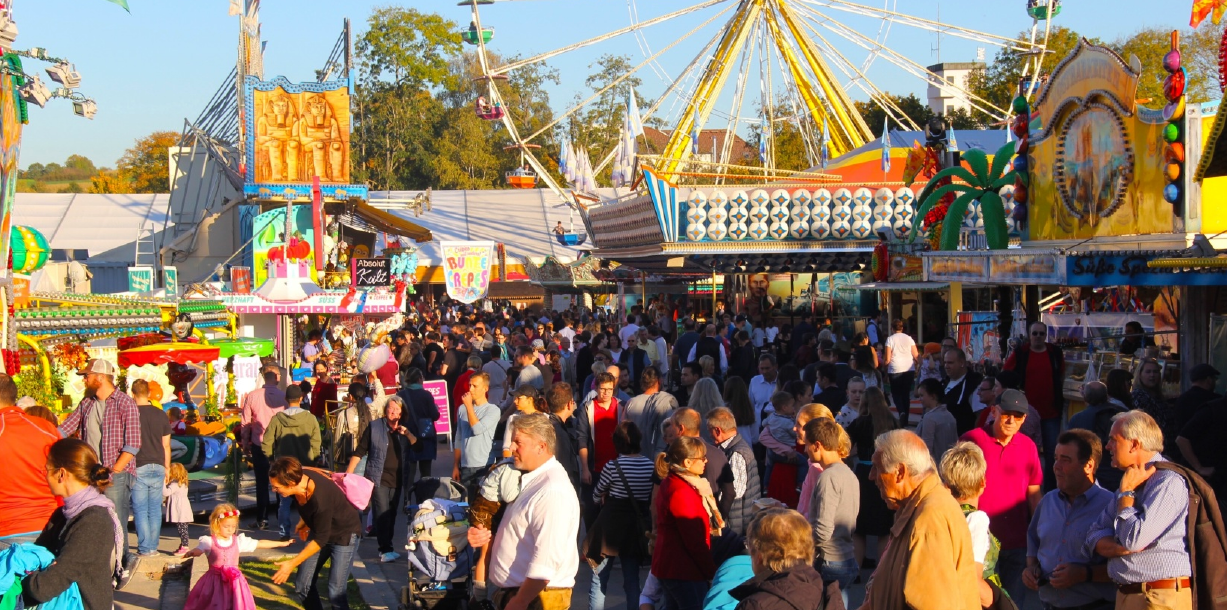 Zwölf Tage lang bietet das Volksfest Spaß für Jung und Alt. Foto: Herchenbach Zwölf Tage lang bietet das Volksfest Spaß für Jung und Alt. Foto: Herchenbach