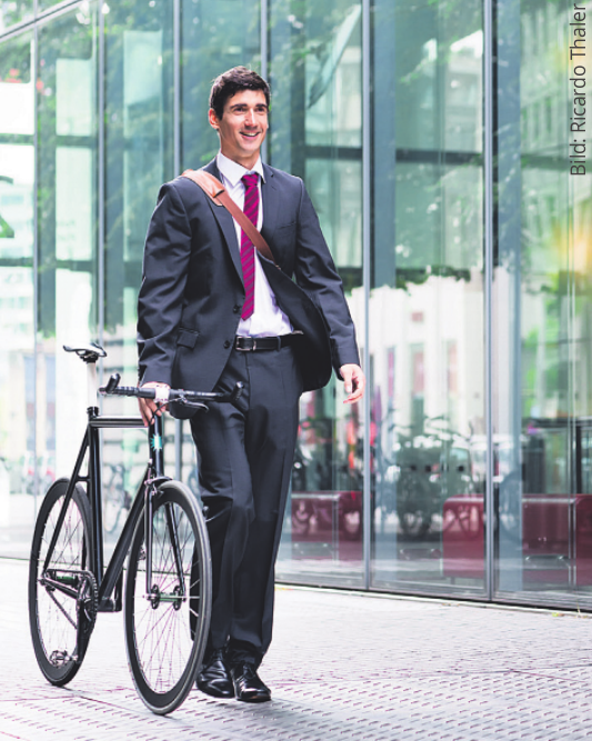 Zum nächsten Geschäftstermin mit dem E-Bike. Eine emissionsfreie Alternative ohne lästige Parkplatzsuche Bild: Ricardo Thaler/stock.adobe.com Zum nächsten Geschäftstermin mit dem E-Bike. Eine emissionsfreie Alternative ohne lästige Parkplatzsuche Bild: Ricardo Thaler/stock.adobe.com