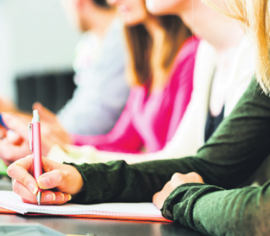 Studieren in Bergheim Bild: Kzenon/ stock.adobe.com Studieren in Bergheim Bild: Kzenon/ stock.adobe.com