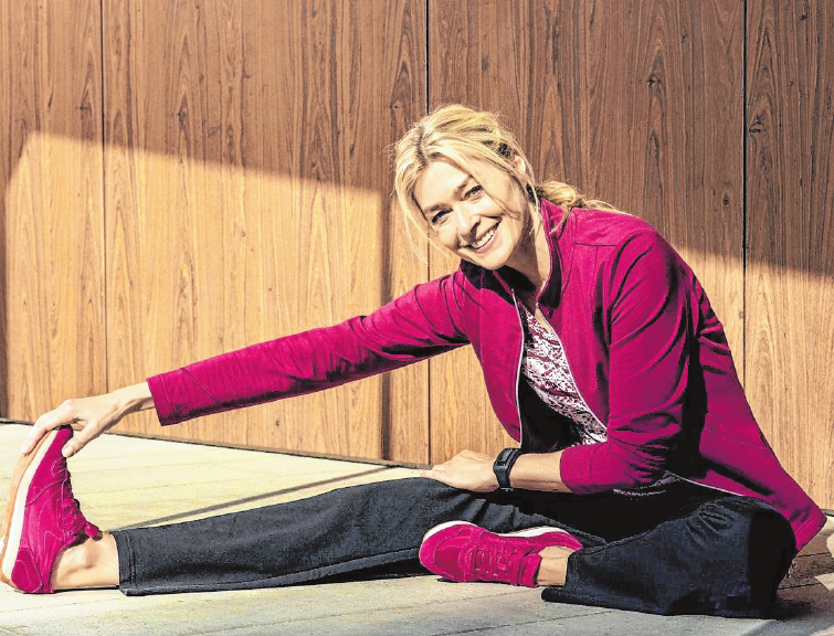 In der Freizeit ist bequeme Kleidung Trumpf – egal ob beim Sport oder beim Entspannen. FOTO: JOY SPORTSWEAR/AKZ-O In der Freizeit ist bequeme Kleidung Trumpf – egal ob beim Sport oder beim Entspannen. FOTO: JOY SPORTSWEAR/AKZ-O